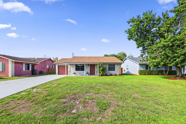 3758 Brooklyn Lane, sold in Palm Beach Farms, West Palm Beach, FL