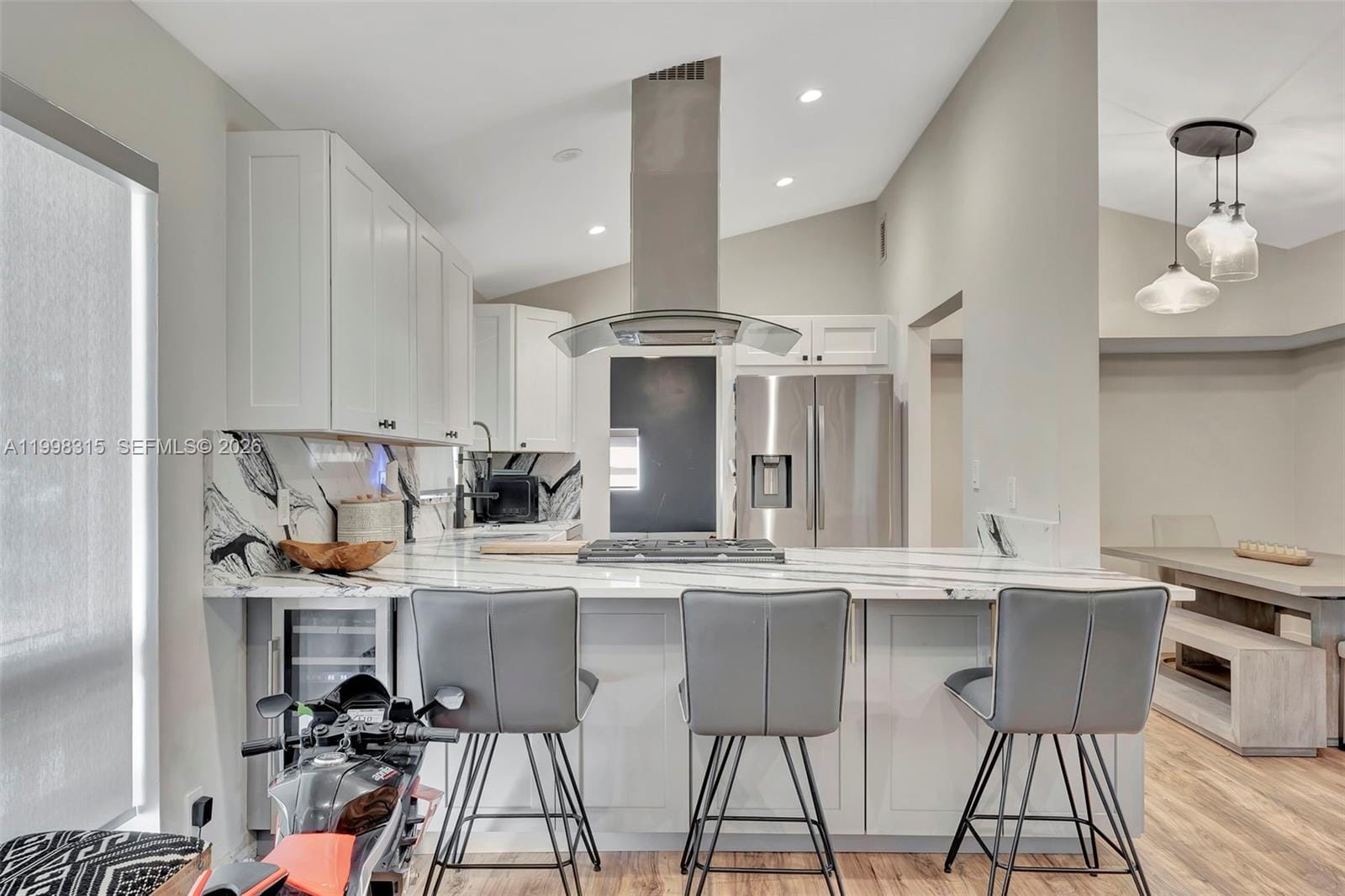 3043 Hayes Street — photo 3