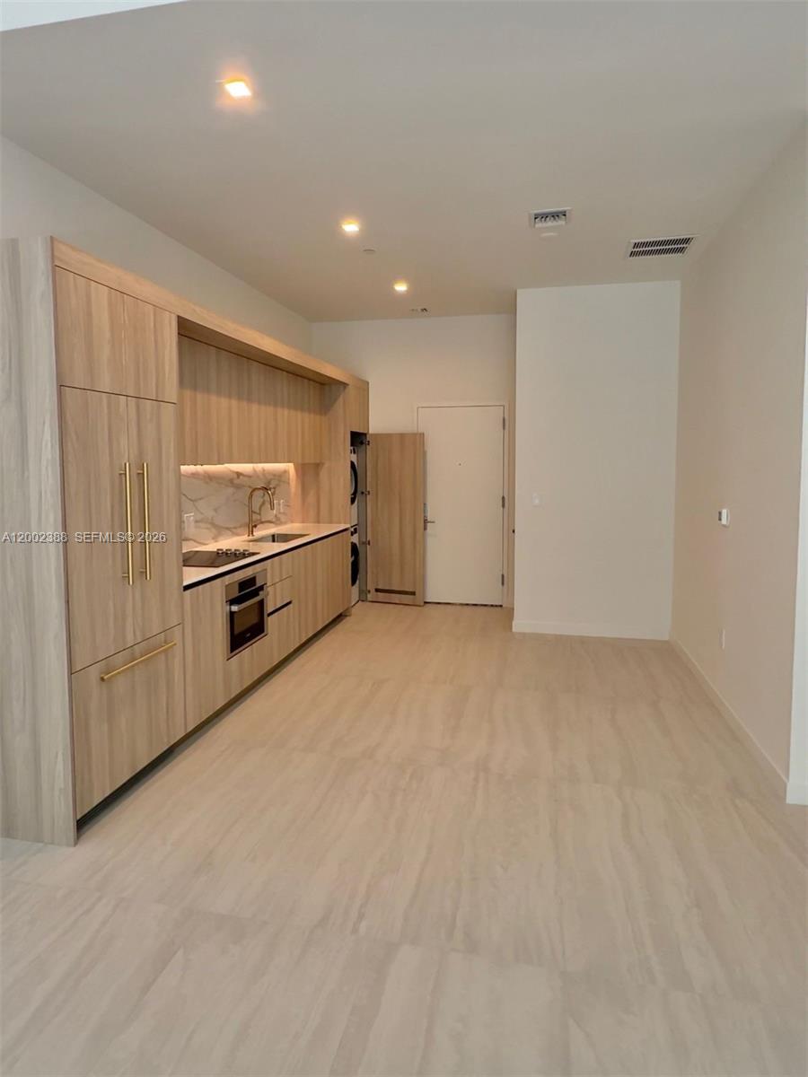 77 SE 5th Street 1208, Miami, FL 33131, Miami