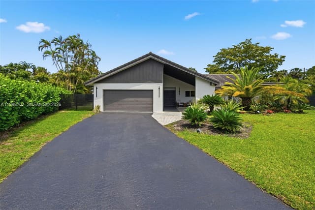 395 NW 89th Lane, Coral Springs, FL 33071