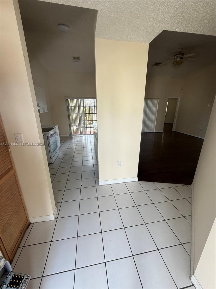 960 NE 214th Lane 960-04 — photo 2
