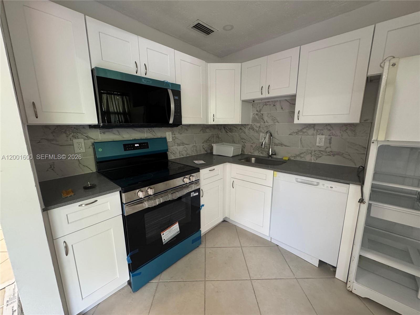 700 Layne Boulevard 115, Hallandale Beach, FL 33009, Hallandale Beach