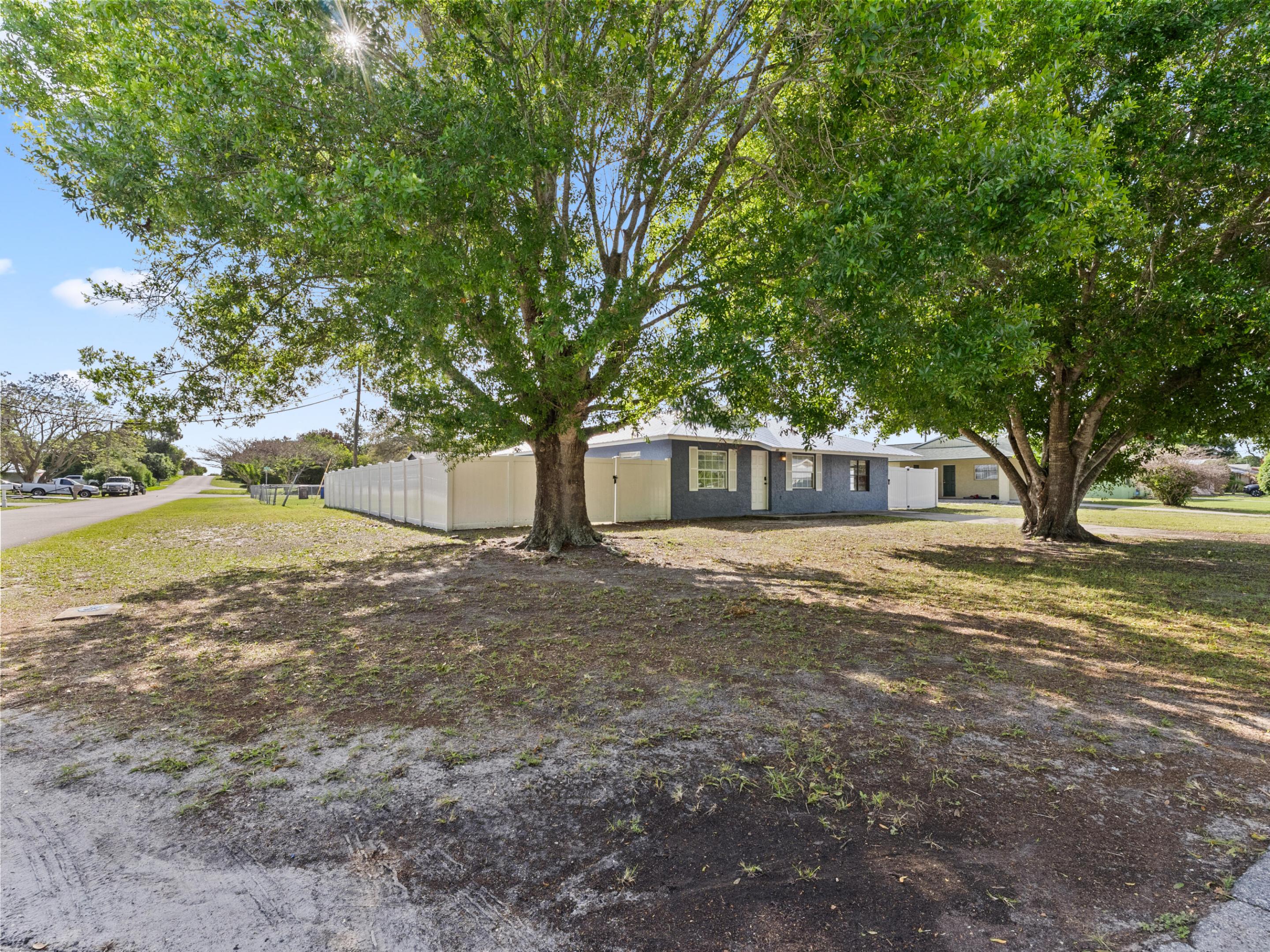 304 8th Avenue SW, Vero Beach, FL 32962, Vero Beach