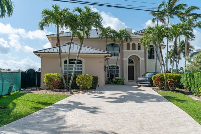 2500 SE 7th Drive, sold in Cypress Point, Pompano Beach, FL