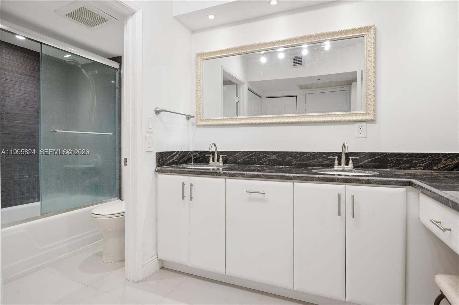 20225 NE 34th Court 2411 — photo 9