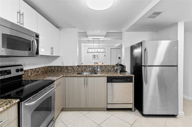 519 E Sheridan Street 3062, sold in Sheridan Beach Club Condo, Dania Beach, FL