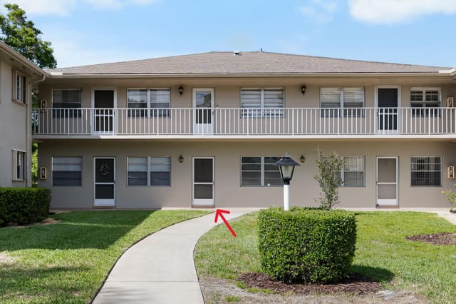 28 Lake Vista Trail 104, sold in Vista St Lucie Buildings 9 Thru 20, Port St Lucie, FL