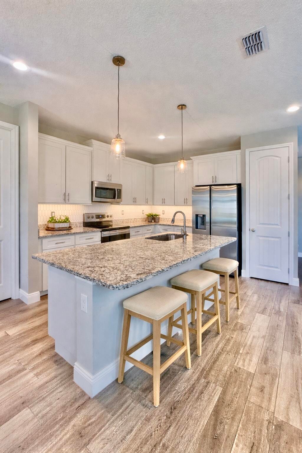 110 SW Pilsner Circle — photo 9