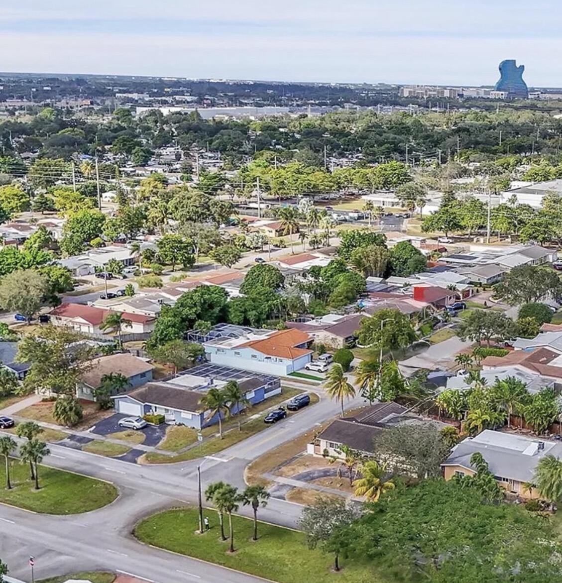 5401 W Park Road, Hollywood, FL 33021, Hollywood