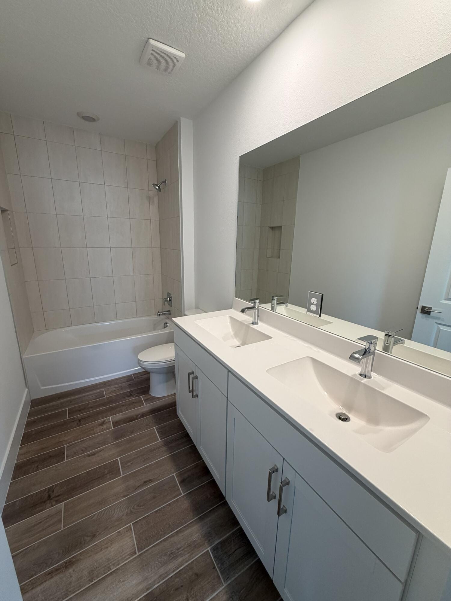 6781 SE Park Trace Drive — photo 2