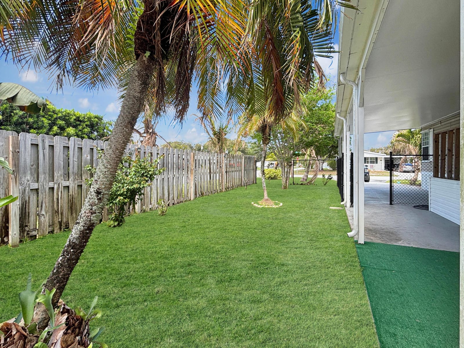 7568 SE Swan Avenue, Hobe Sound, FL 33455 photo 23