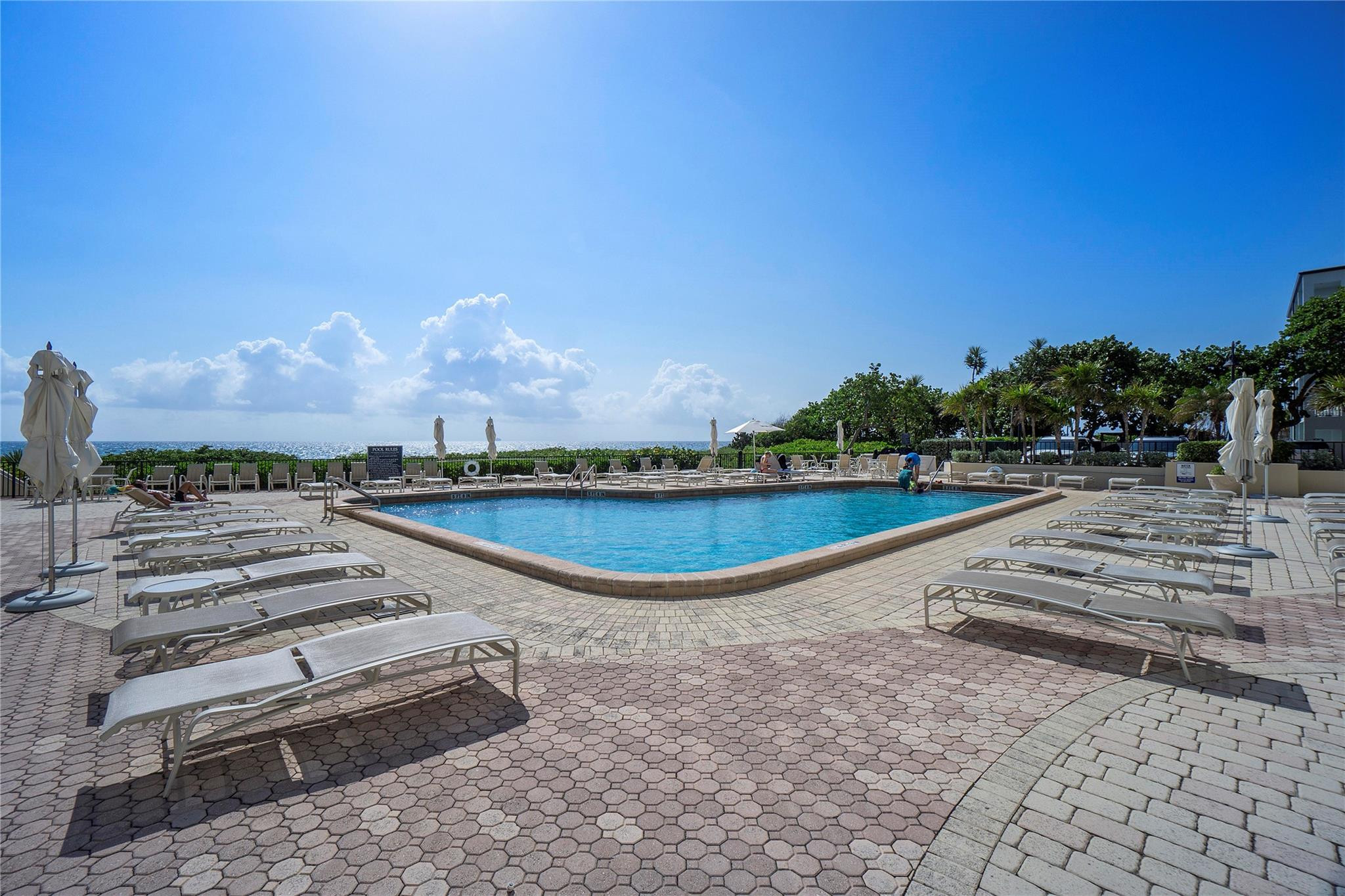 1900 S Ocean Boulevard 8l, Lauderdale-By-The-Sea, FL 33062, Lauderdale By The Sea