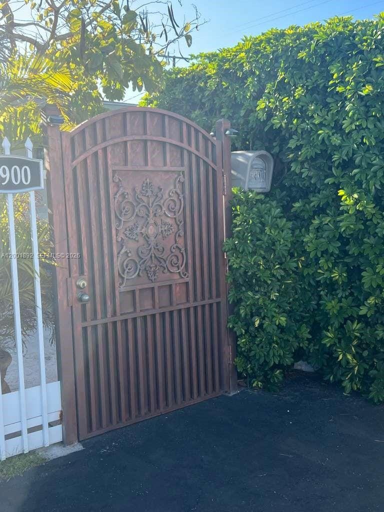 6900 SW 22nd Street, Miami, FL 33155 photo 16