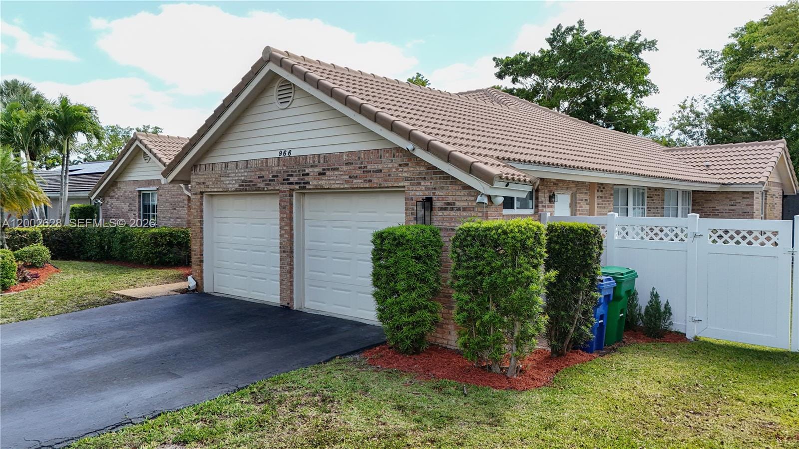 966 NW 114th Avenue — photo 3