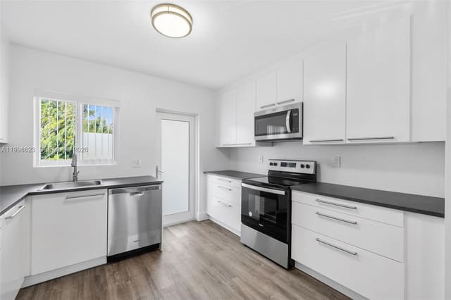 600 Layne Boulevard 126, Hallandale Beach, FL 33009