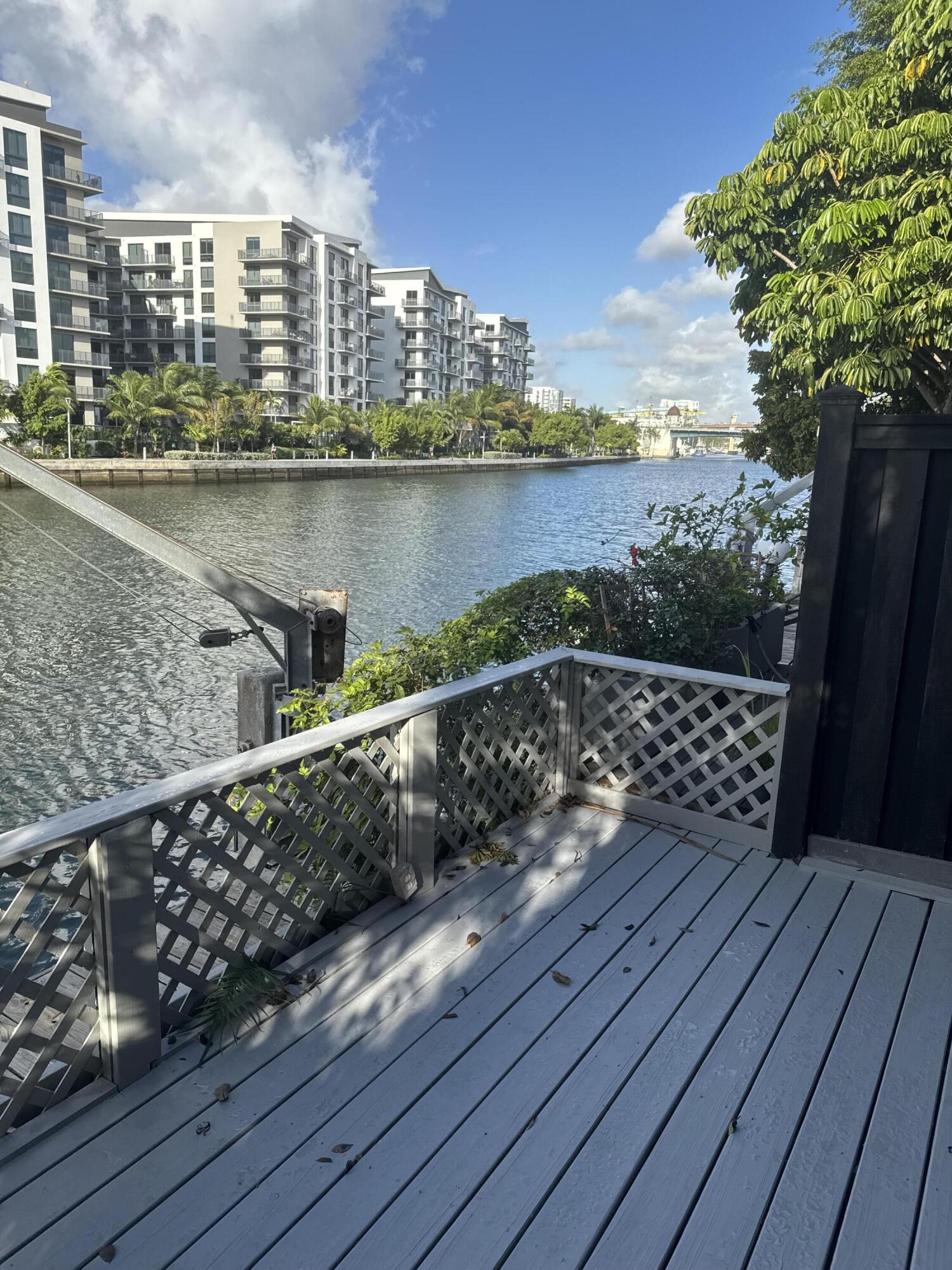 1000 NW N River Drive 16, Miami, FL 33136, Miami
