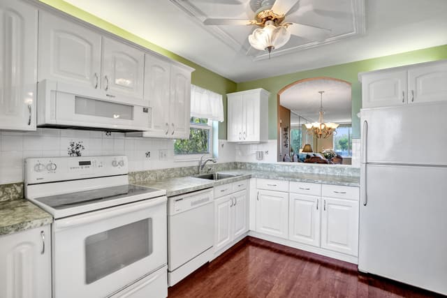 6670 Royal Palm Boulevard 201- K, Royal Park Gardens Ii K, Margate, FL