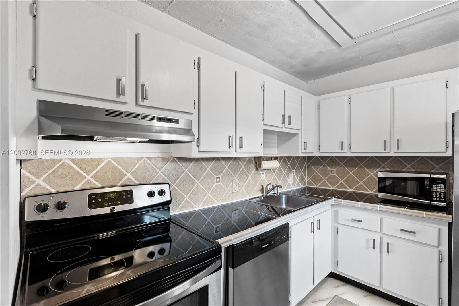 20500 W Country Club Drive 405, Aventura, FL 33180 photo 13