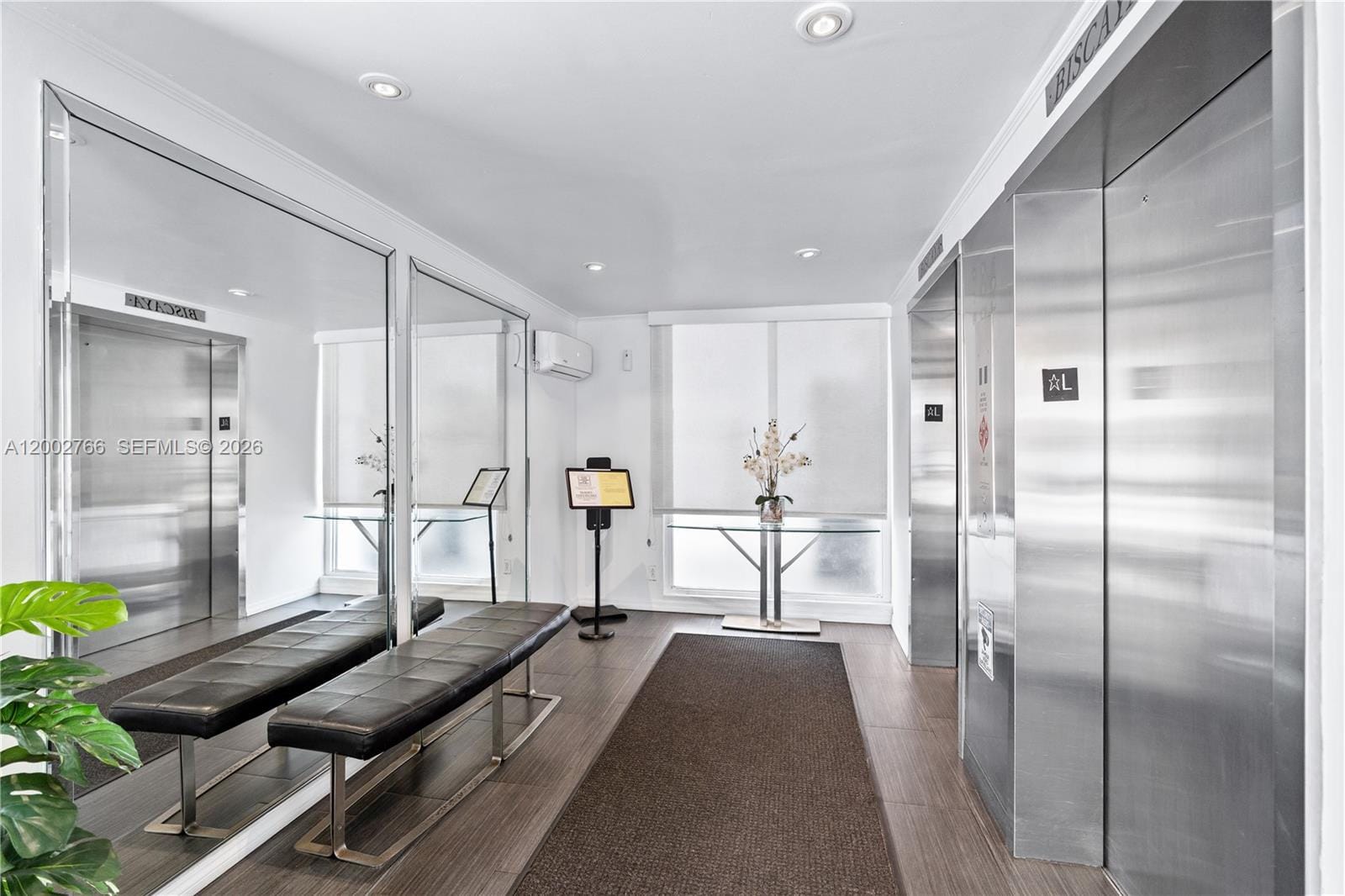 20500 W Country Club Drive 405 — photo 4