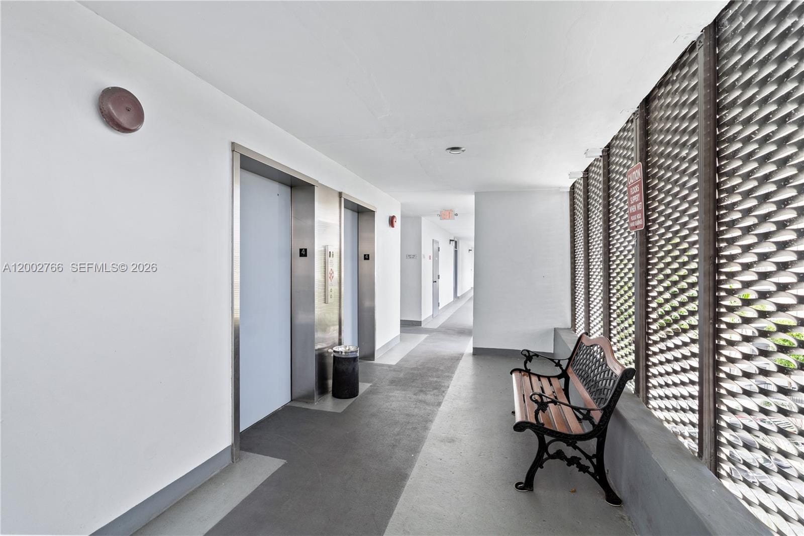 20500 W Country Club Drive 405 — photo 5