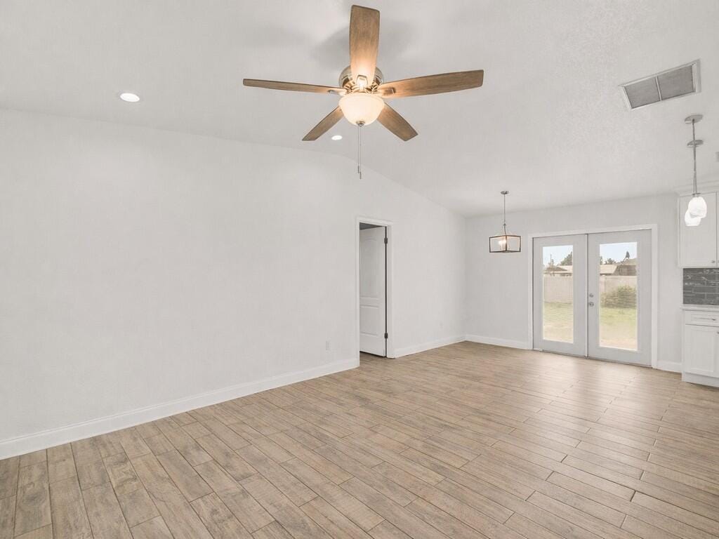 980 SW Connecticut Terrace — photo 3
