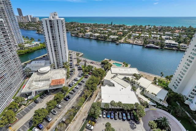 20281 E Country Club Drive 2104, Aventura, FL 33180