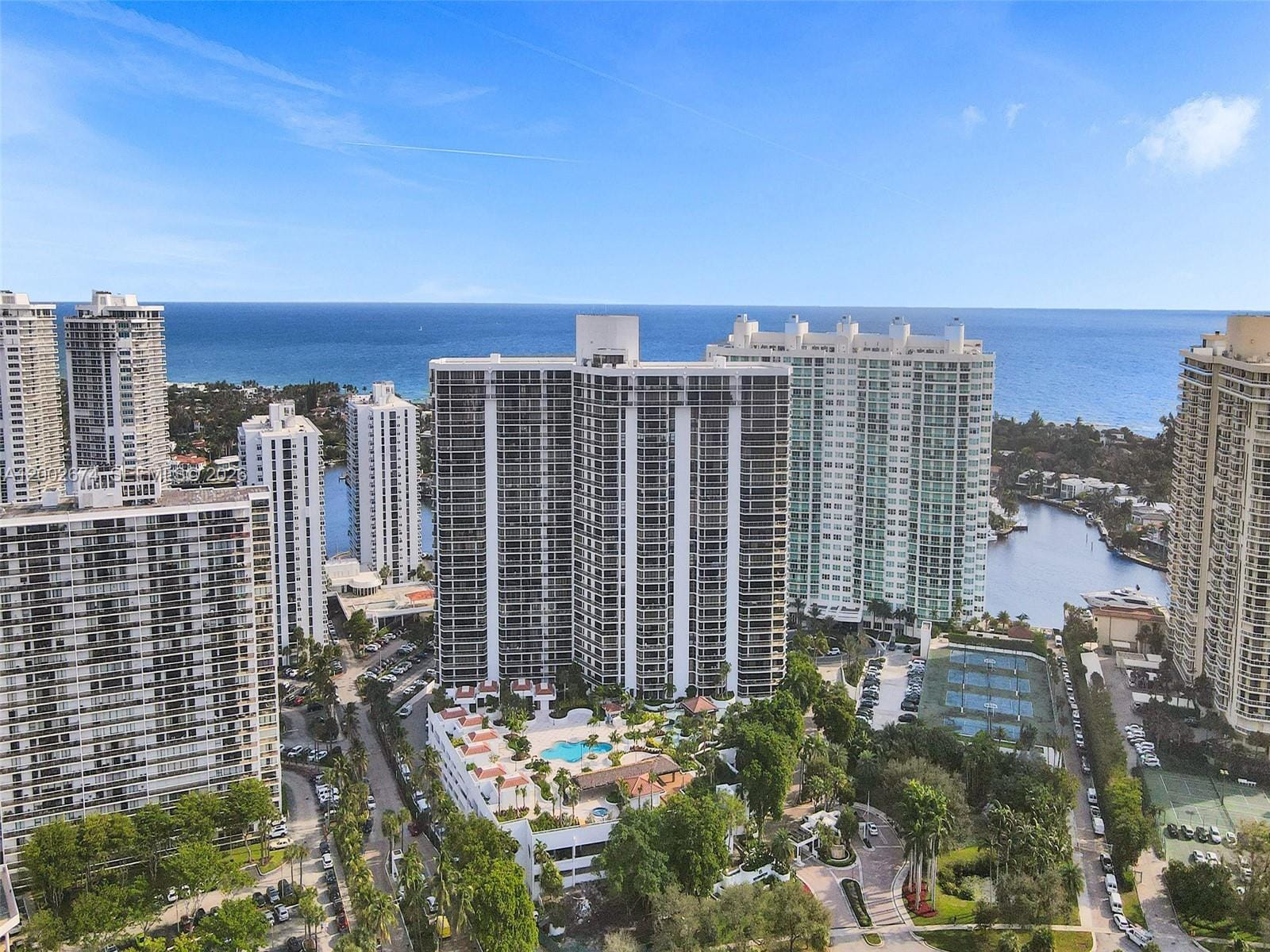 20281 E Country Club Drive 2104, Aventura, FL 33180 photo 2
