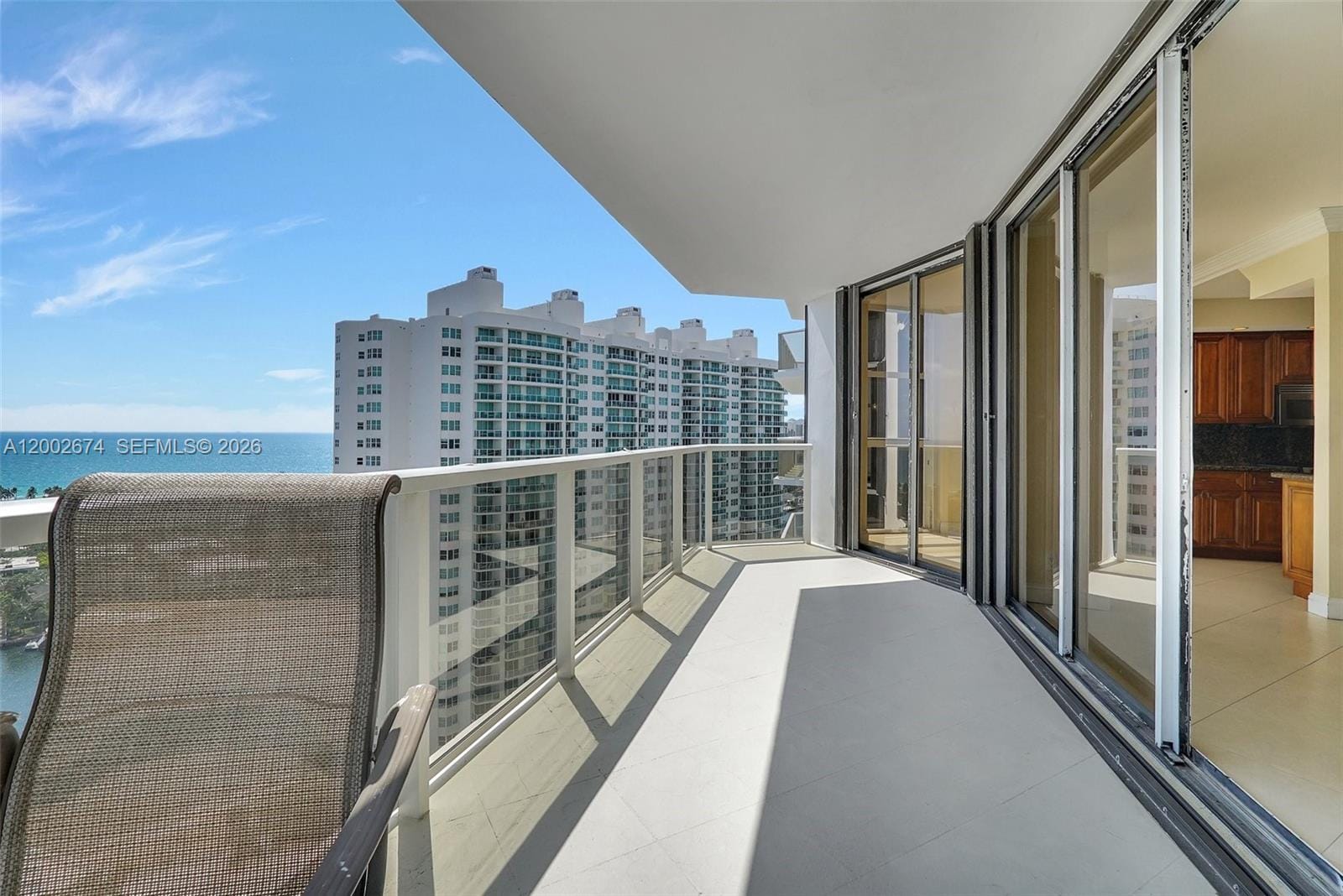 20281 E Country Club Drive 2104, Aventura, FL 33180 photo 4