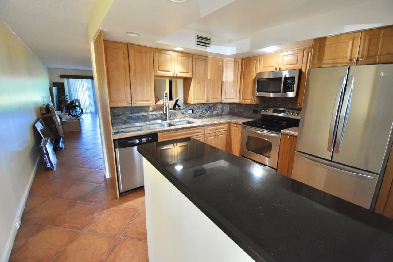 4301 Martinique Circle K1 — photo 8