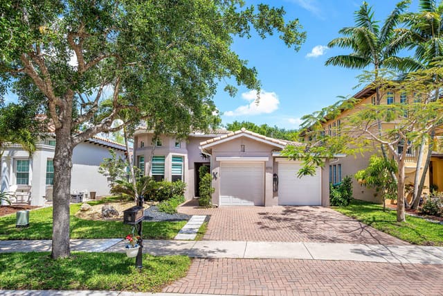 10715 NW 83rd Court, sold in Heron Bay Northeast, Parkland, FL