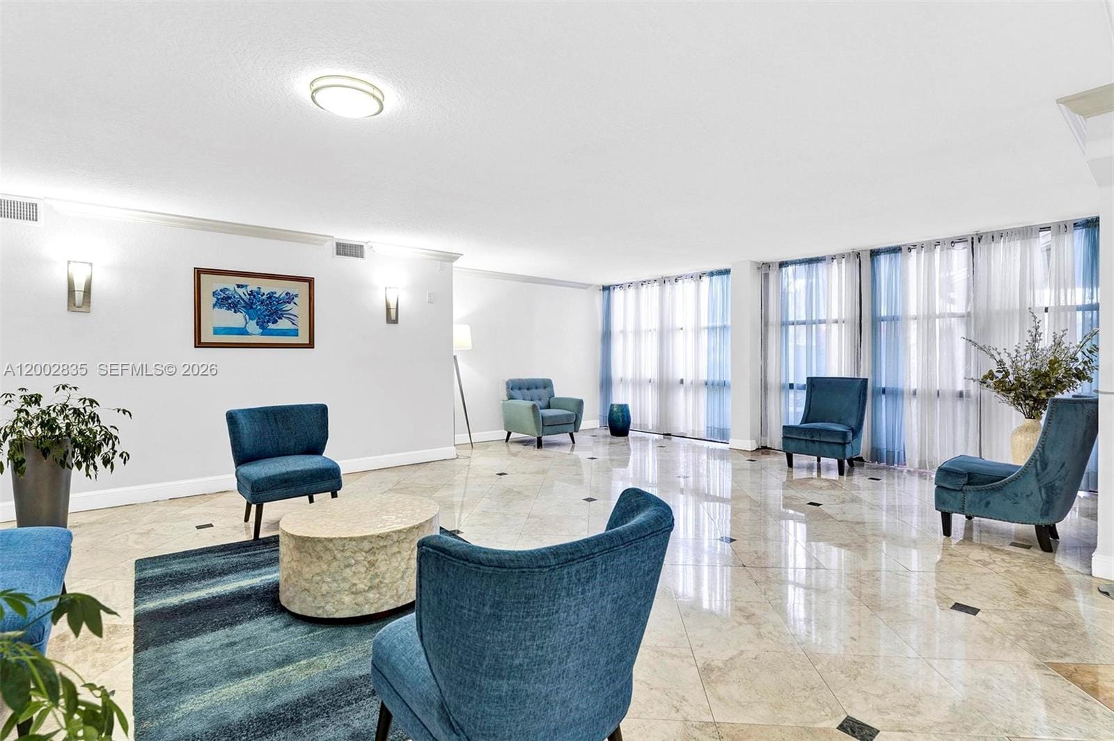 1000 Parkview Drive 407 — photo 2