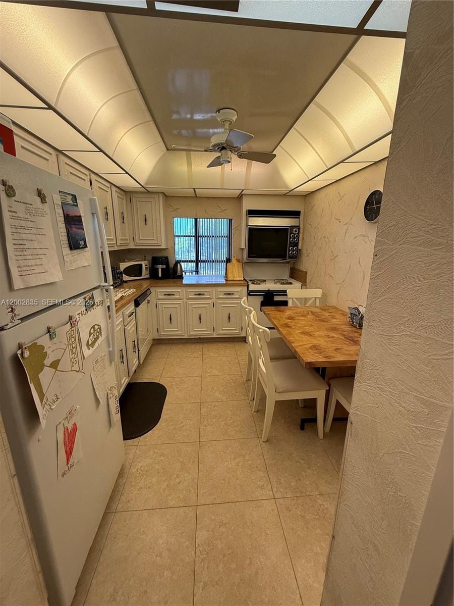 1000 Parkview Drive 407 — photo 9