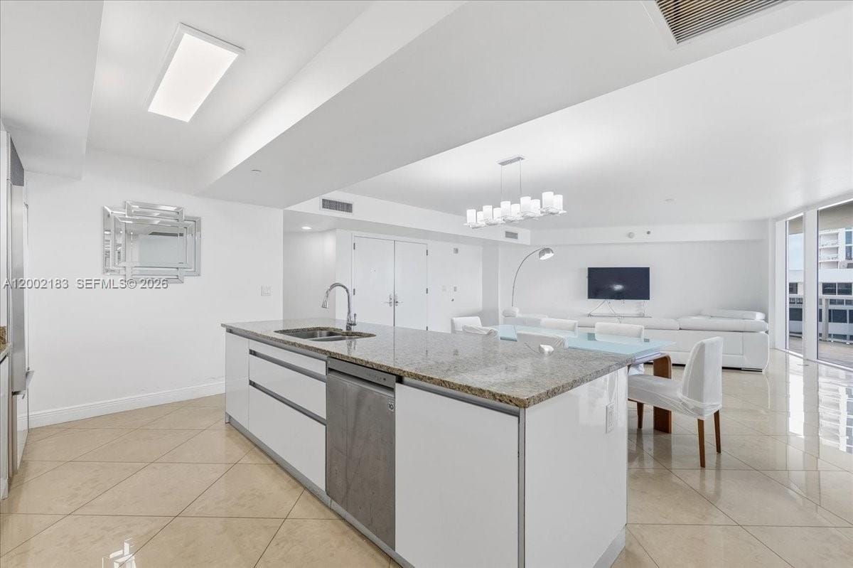 17201 Collins Avenue 1107 — photo 9
