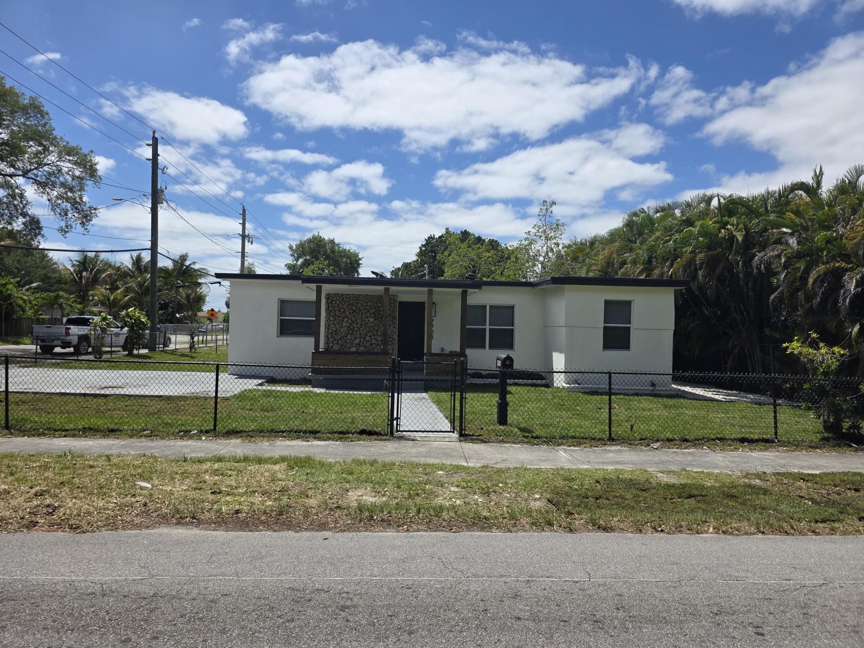9900 NW 25th Avenue, Miami, FL 33147, Miami
