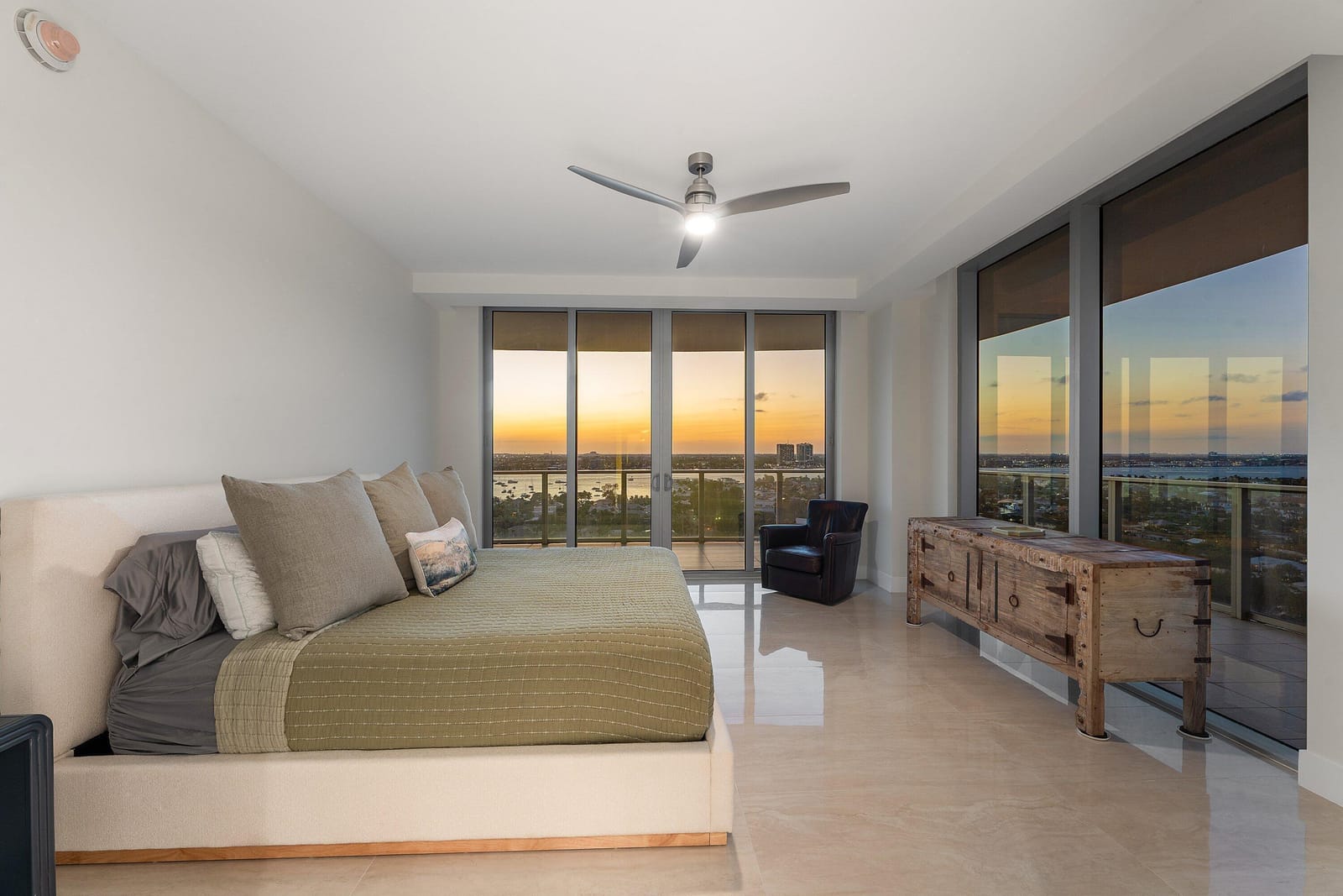3100 N Ocean Drive 1702p — photo 4