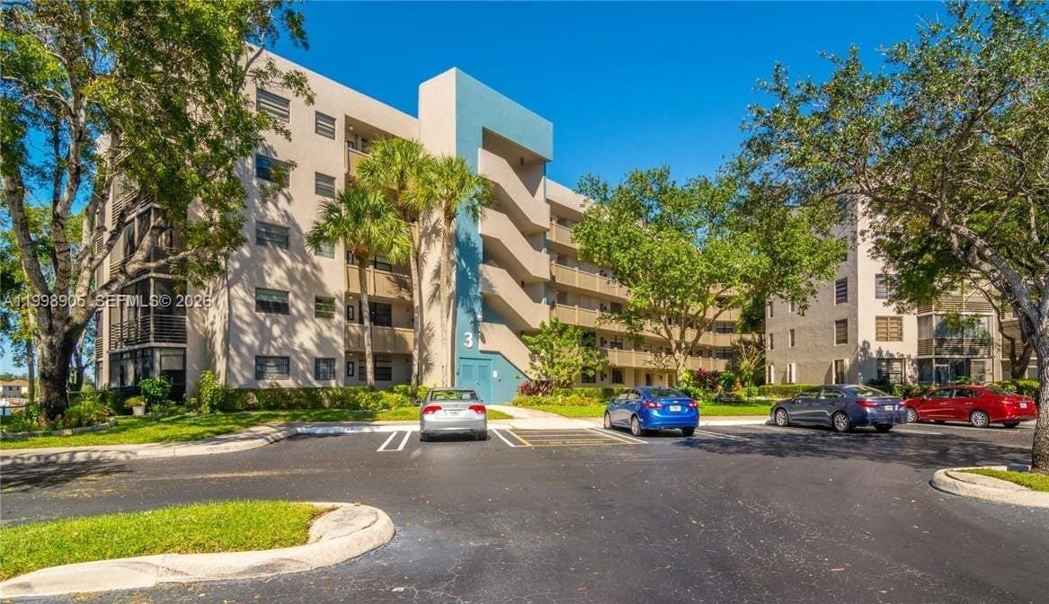 1100 Colony Point Circle 105, Pembroke Pines, FL 33026 photo 2