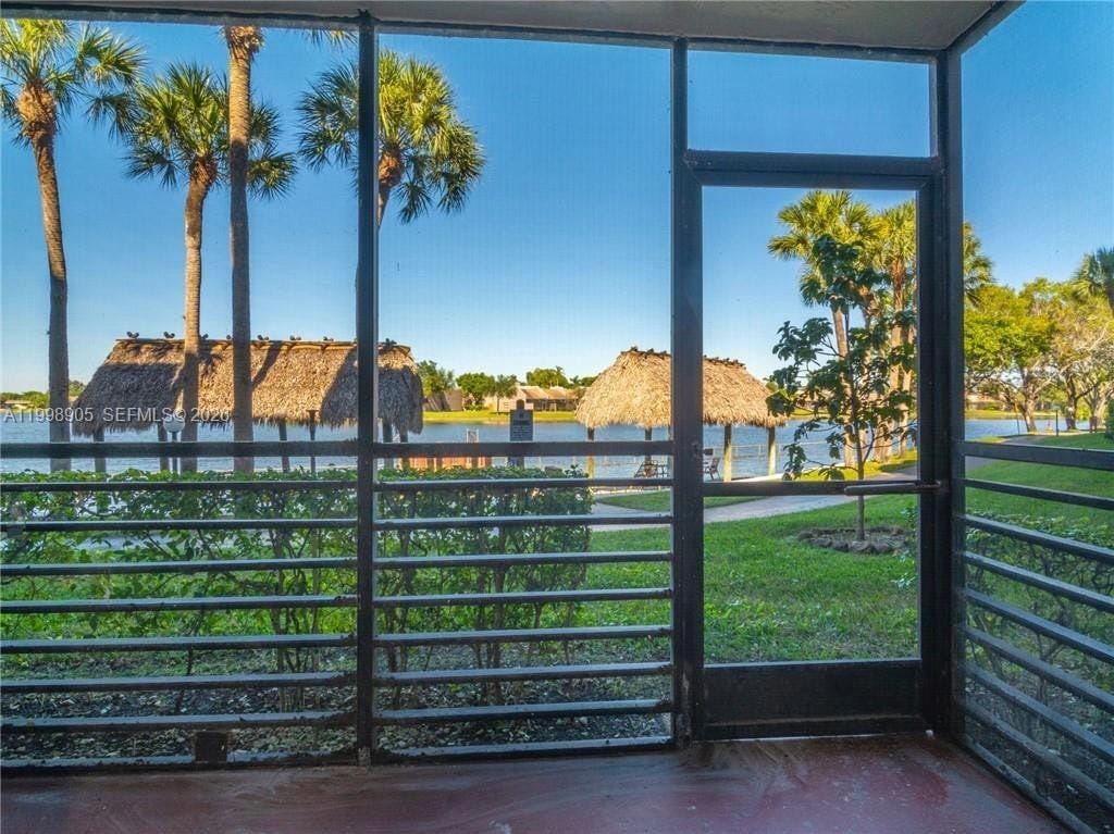 1100 Colony Point Circle 105, Pembroke Pines, FL 33026 photo 24