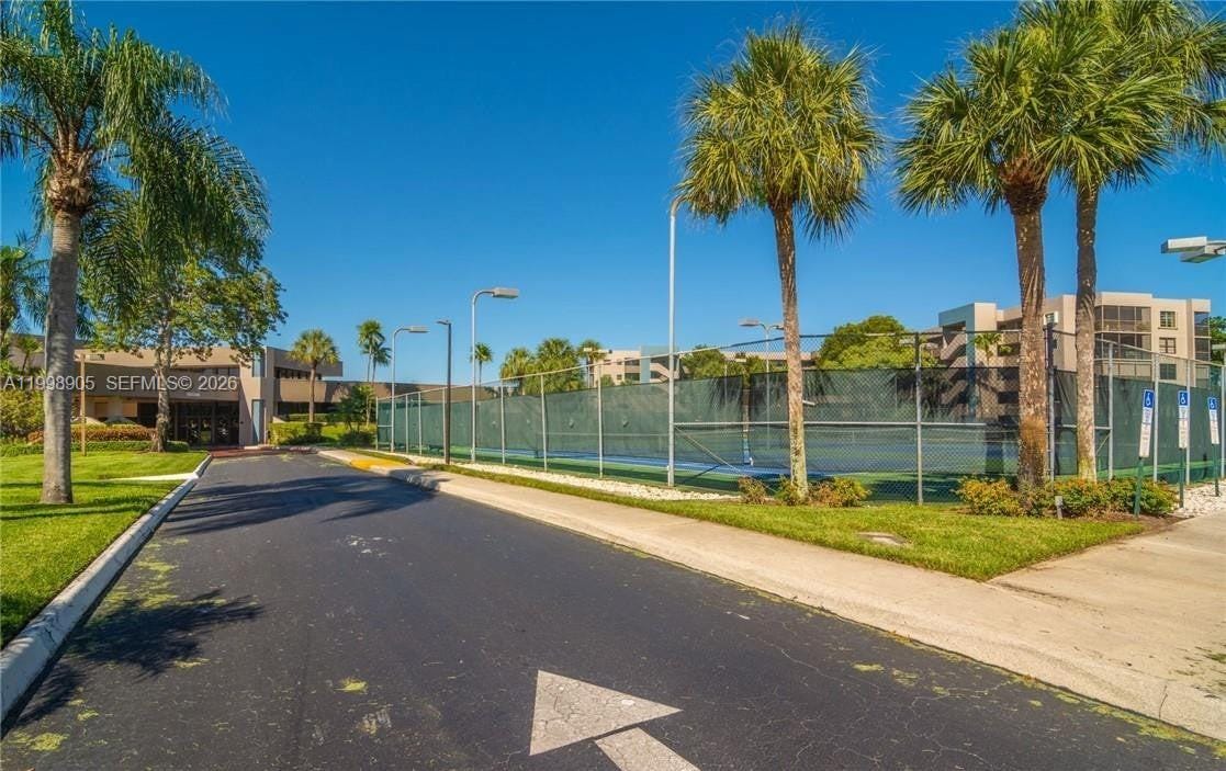 1100 Colony Point Circle 105, Pembroke Pines, FL 33026 photo 28