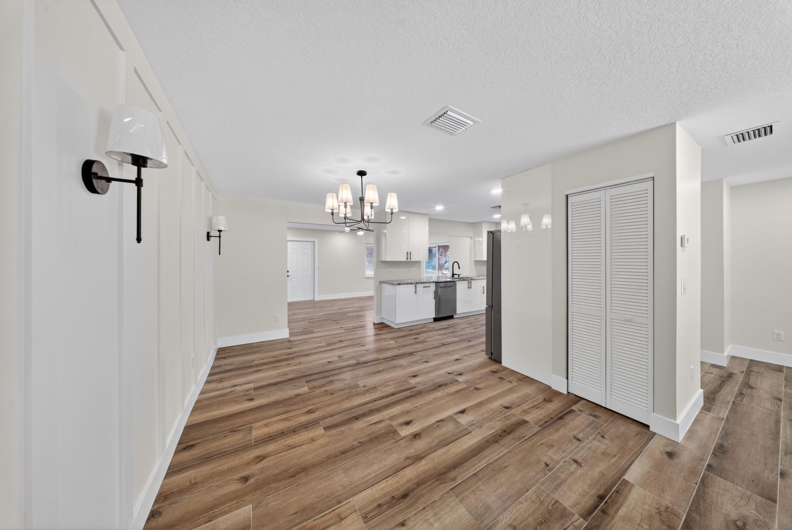 1451 SE Grapeland Avenue — photo 11