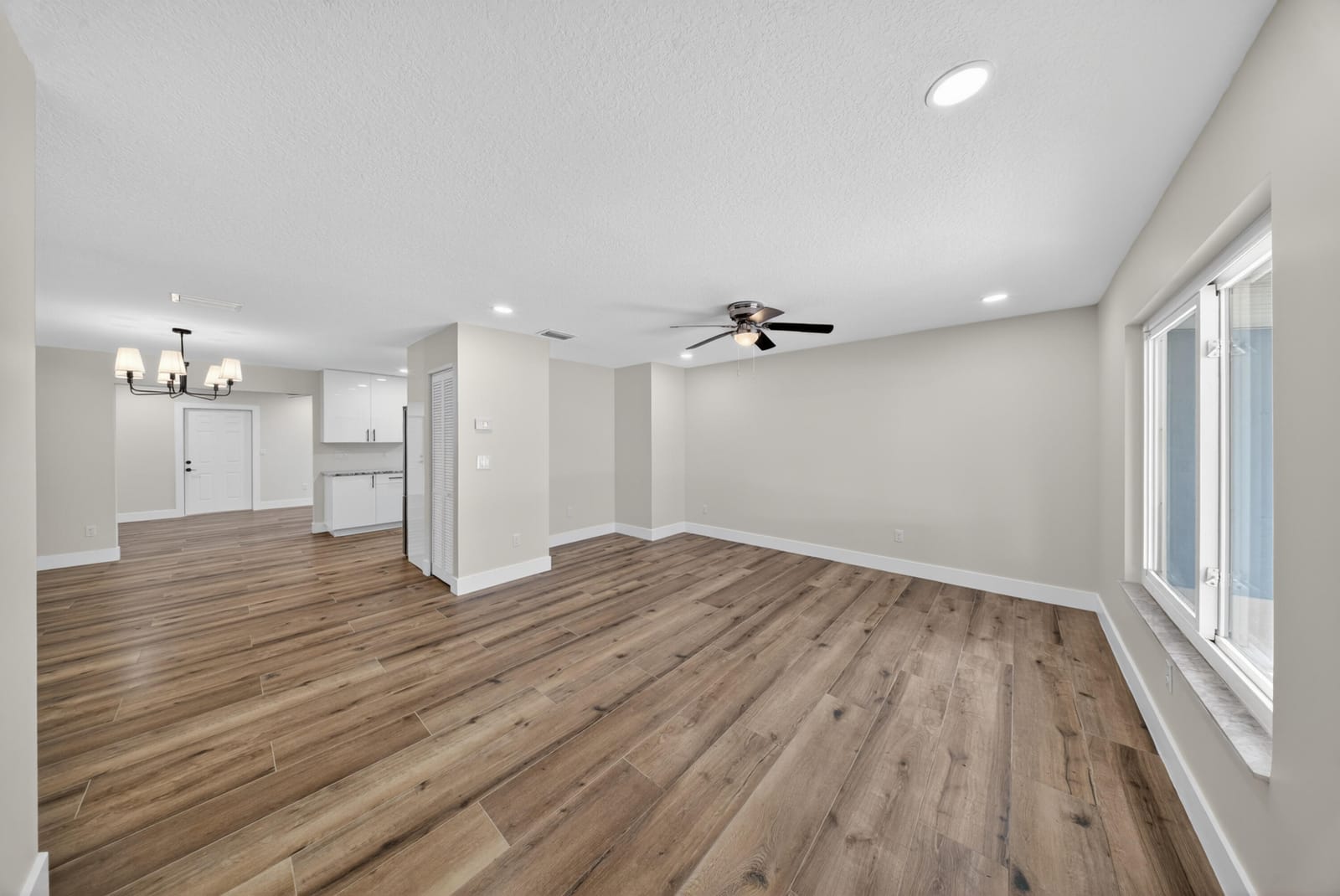 1451 SE Grapeland Avenue — photo 4