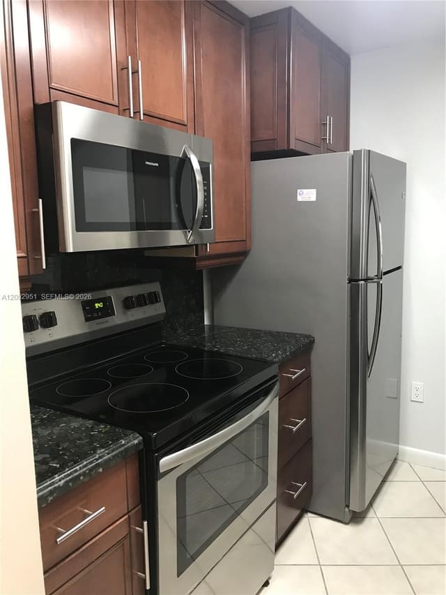 7075 NW 186th Street C408, Hialeah, FL 33015