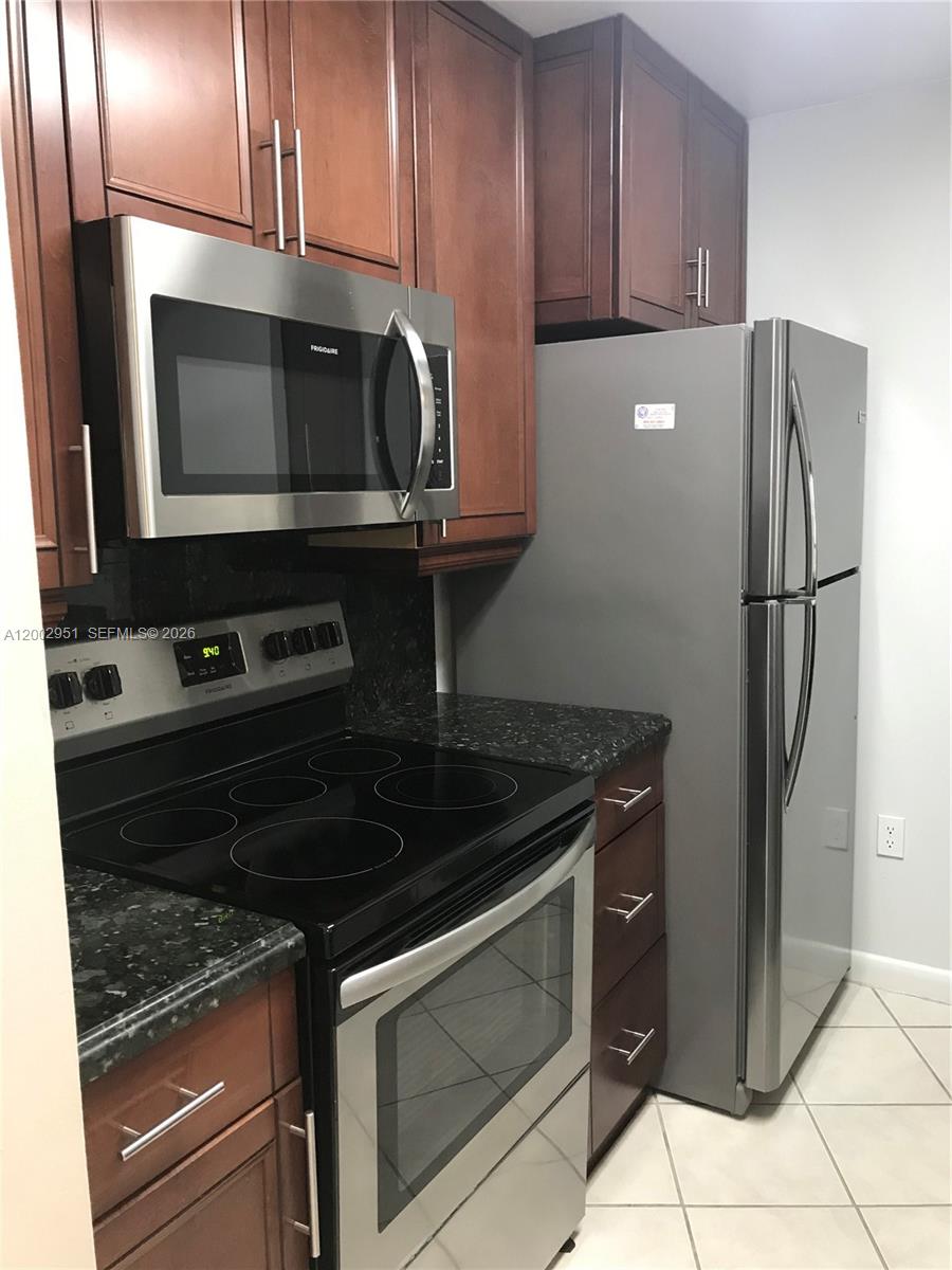 7075 NW 186th Street C408, Hialeah, FL 33015, Hialeah