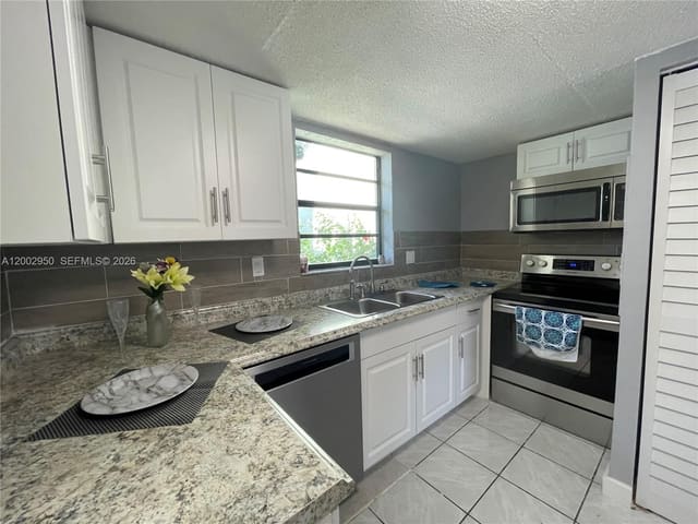 20511 NW 15th Avenue 4, Miami Gardens, FL 33169