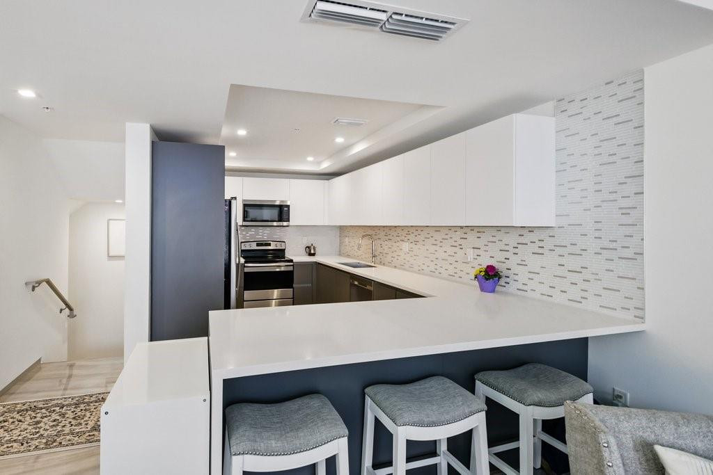 700 NE 14th Avenue 208 — photo 11