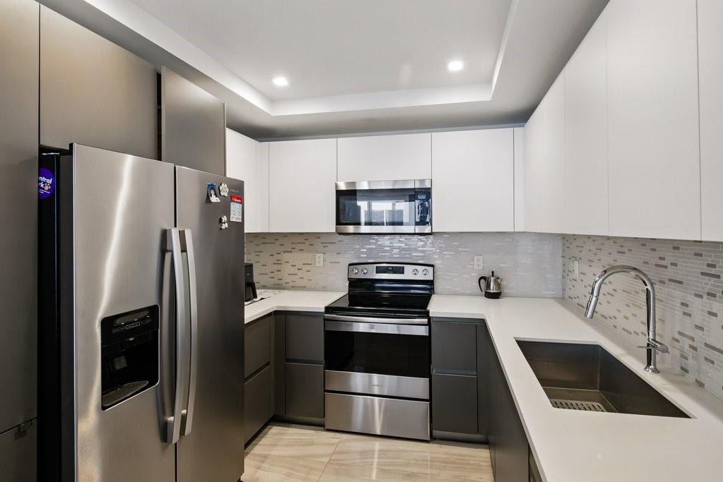 700 NE 14th Avenue 208 — photo 12