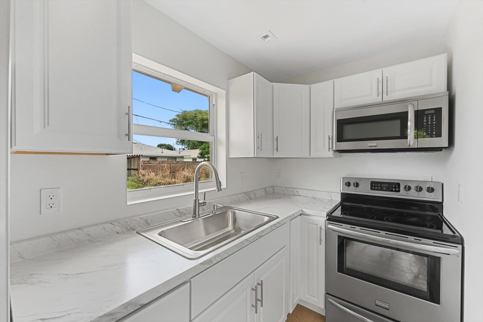 821 Northview Drive, Jupiter, FL 33458 photo 9