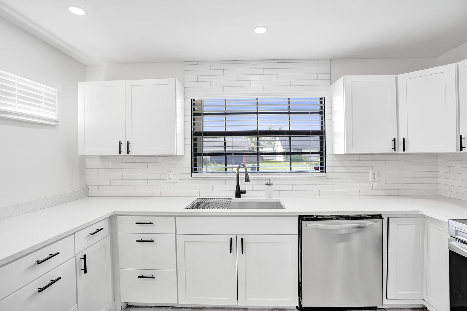 1821 NW 43rd Street, Oakland Park, FL 33309 photo 6