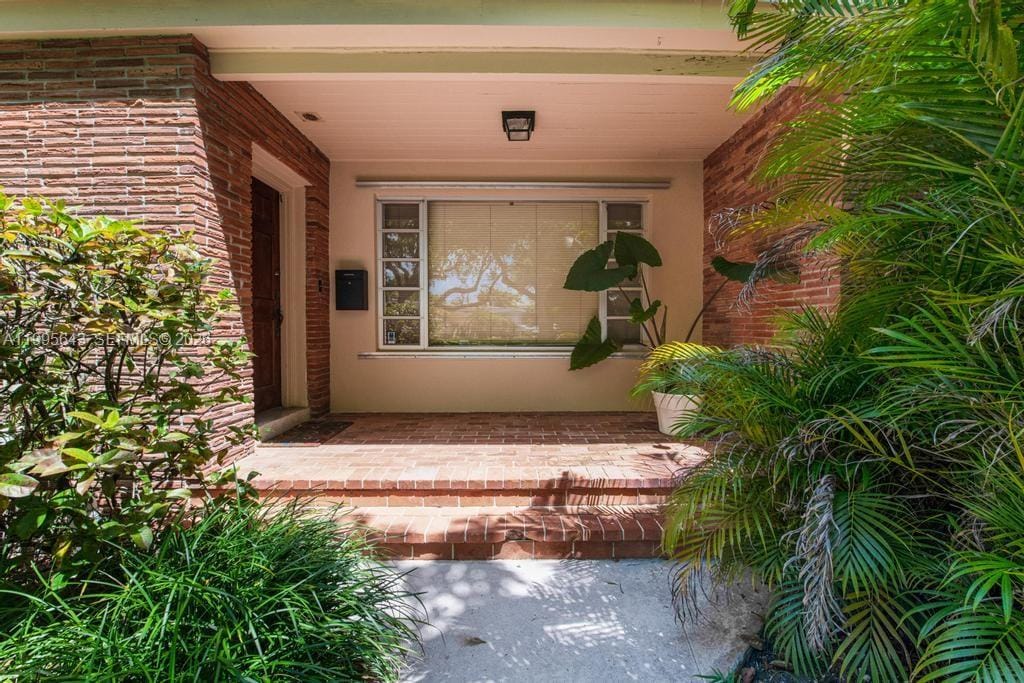 6315 Castaneda Street, Coral Gables, FL 33146 photo 5