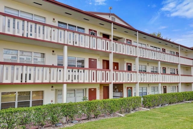 189 Brighton E, sold in Brighton At Century Village Condo, Boca Raton, FL