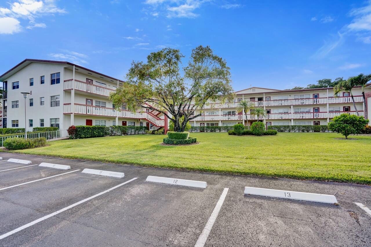 189 Brighton E, Boca Raton, FL 33434 photo 2